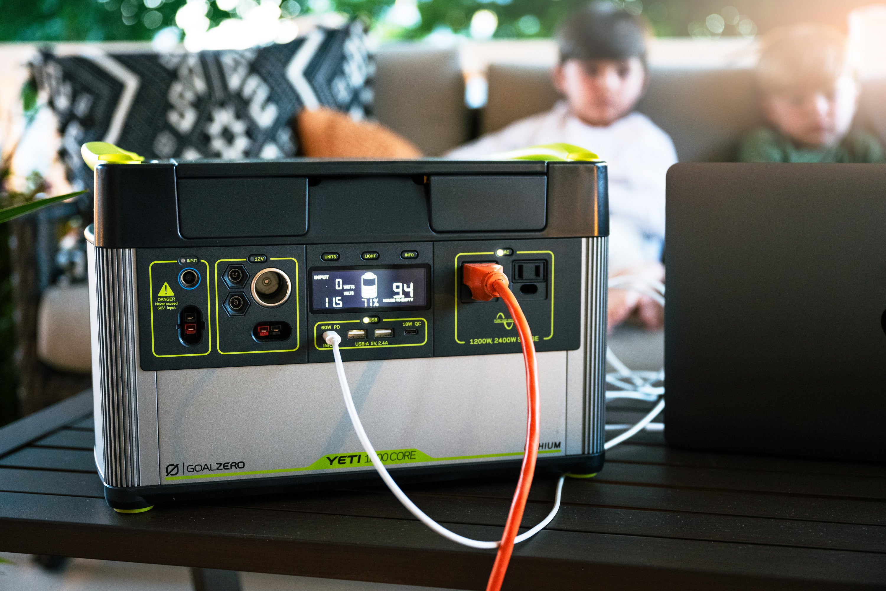 Yeti 1000 Core + Boulder 200 BC Solar Generator Recharging the Yeti 1000 core