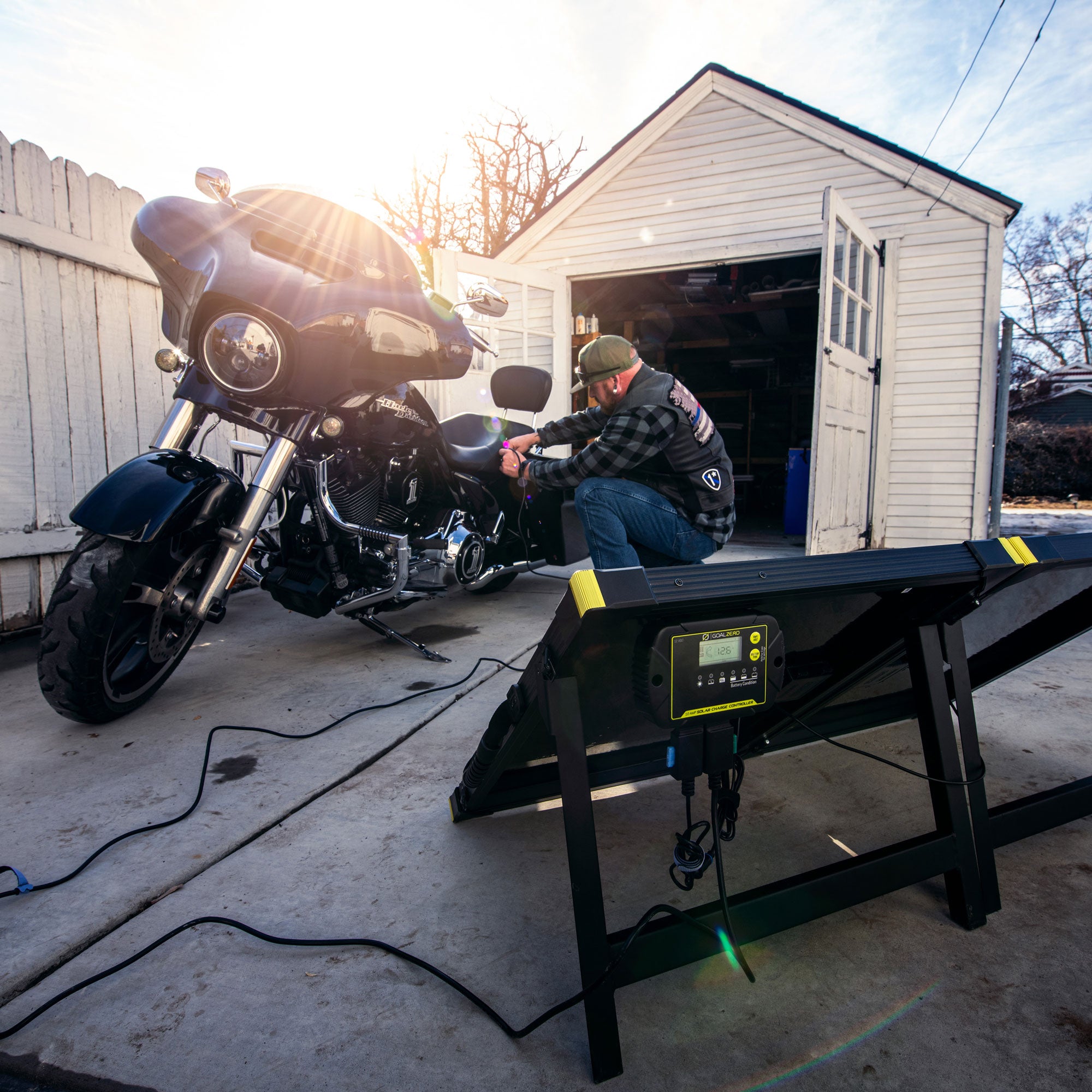 Boulder 100 Briefcase Solar Charging Kit Copy Of Highlights AndyEarl 030321 DSC 7314 Edit