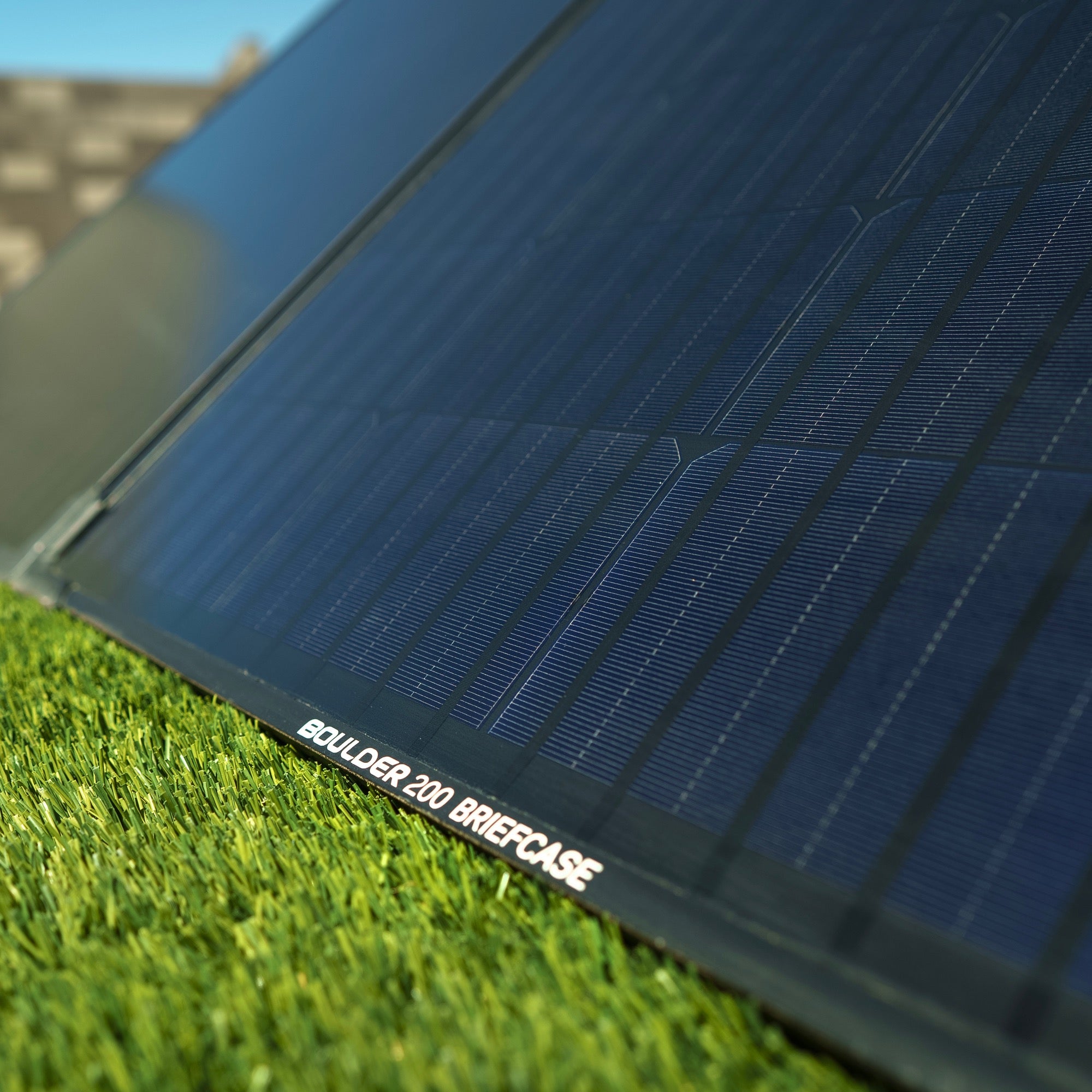 Yeti PRO 4000 + (4) Boulder 200 BC Solar Generator GZ Boulder 200 32409